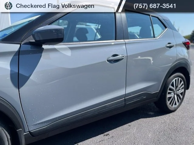 Used 2024 Boulder Gray Pearl Nissan SV image 3