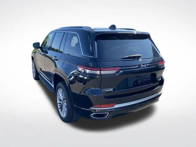 Used 2022 Black Jeep Summit image 3