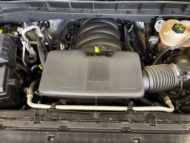 Used 2024 White GMC Elevation image 20