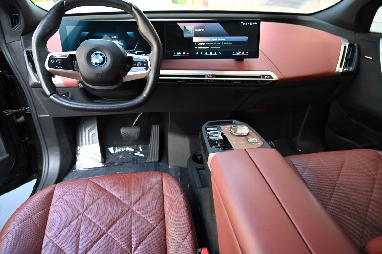 Used 2024 Dark Graphite BMW xDrive50 image 17