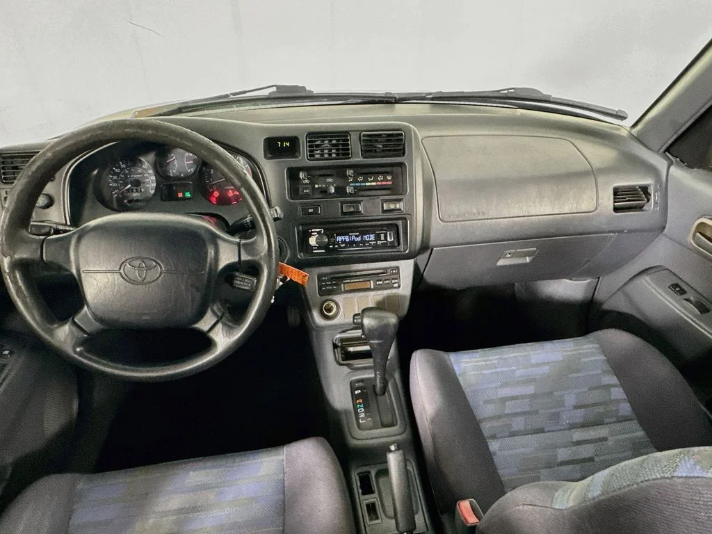 Used 1997  Toyota Base image 22