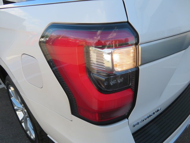 Used 2019 White Platinum Metallic Tri-Coat Ford Platinum image 35
