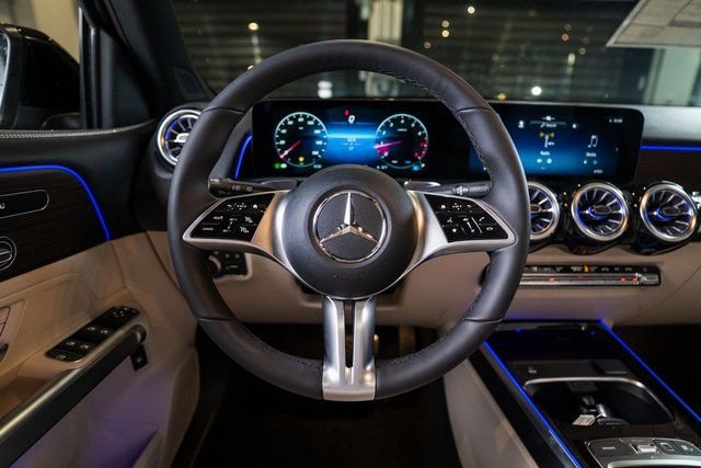 Used 2026 Black Mercedes-Benz GLB 250 image 25