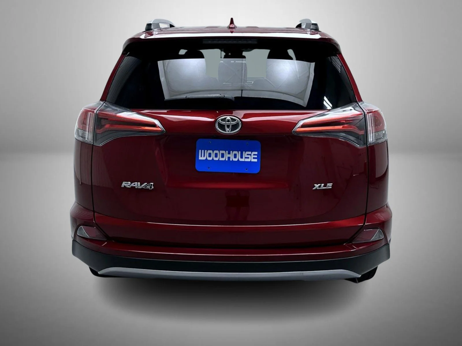 Used 2018 Red Toyota XLE image 6