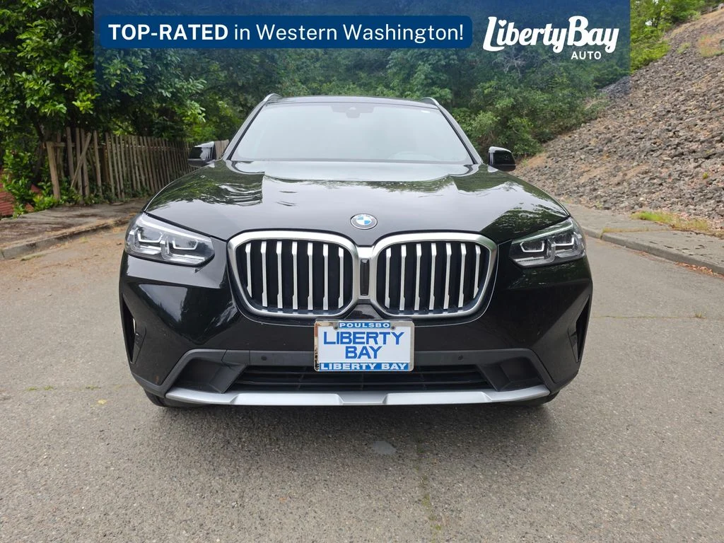 Used 2022 Black BMW xDrive30i image 2