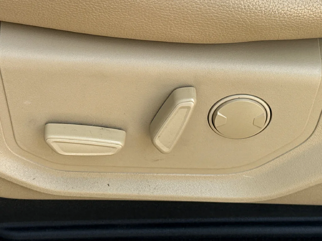 Used 2021  Ford Lariat image 21