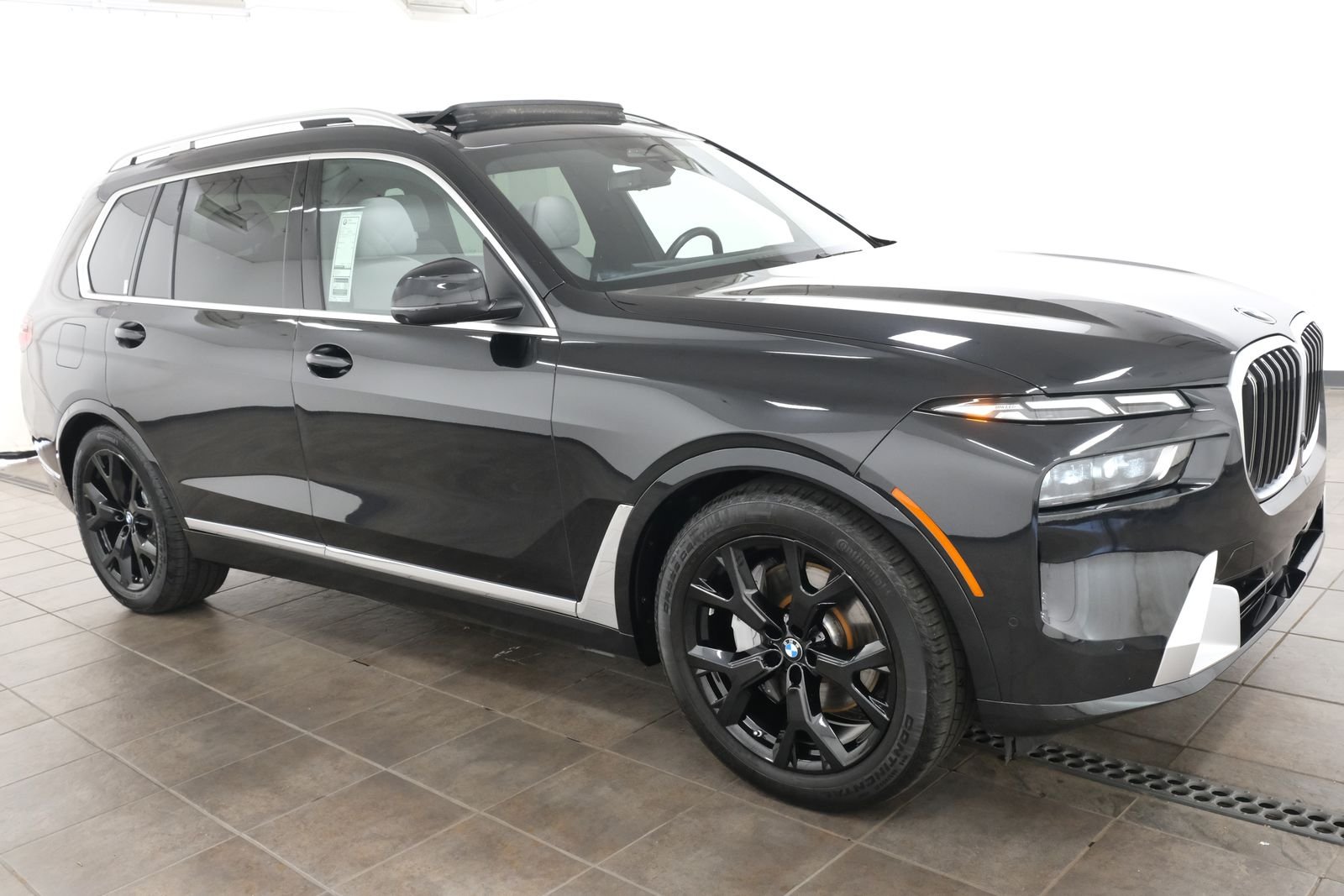 Used 2024 Black Sapphire Metallic BMW xDrive40i image 6