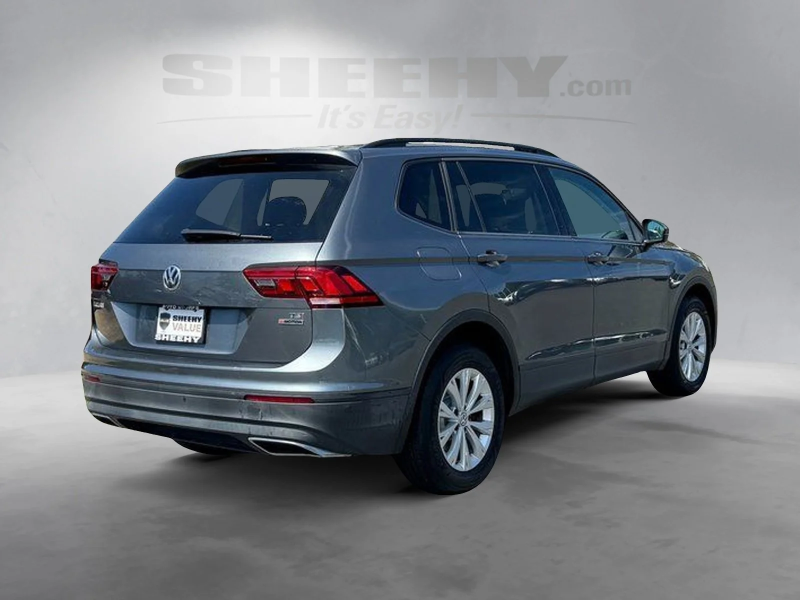 Used 2018 Gray Volkswagen 2.0T S image 10