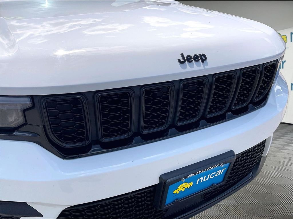 Used 2023 White Jeep Altitude X image 28