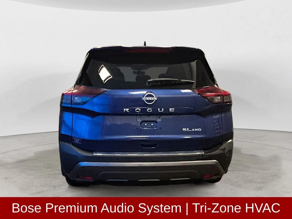 Used 2023 Caspian Blue Metallic Nissan SL image 5