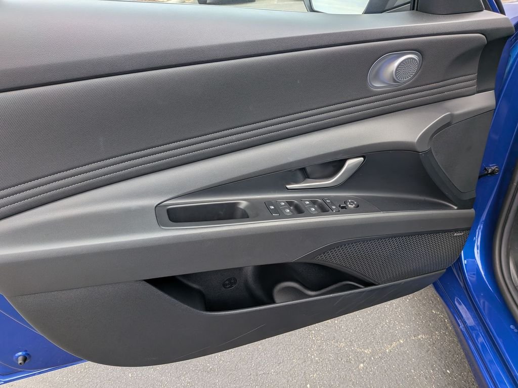 2026 Hyundai Elantra Limited - Photo 12