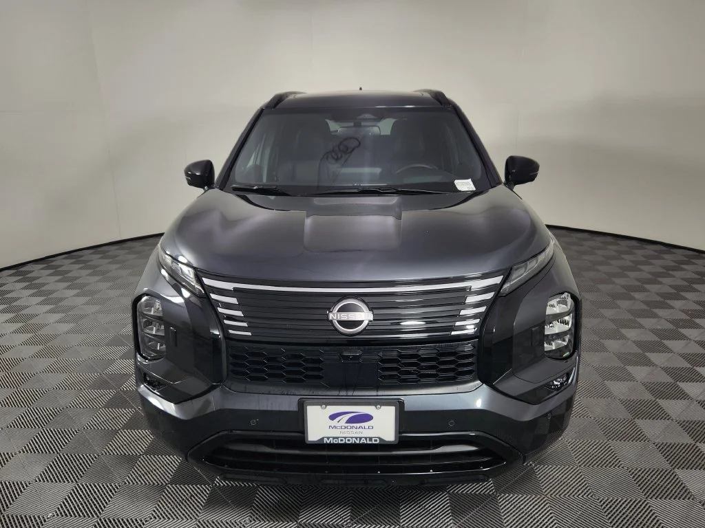 Used 2026 Gray Nissan Platinum image 8
