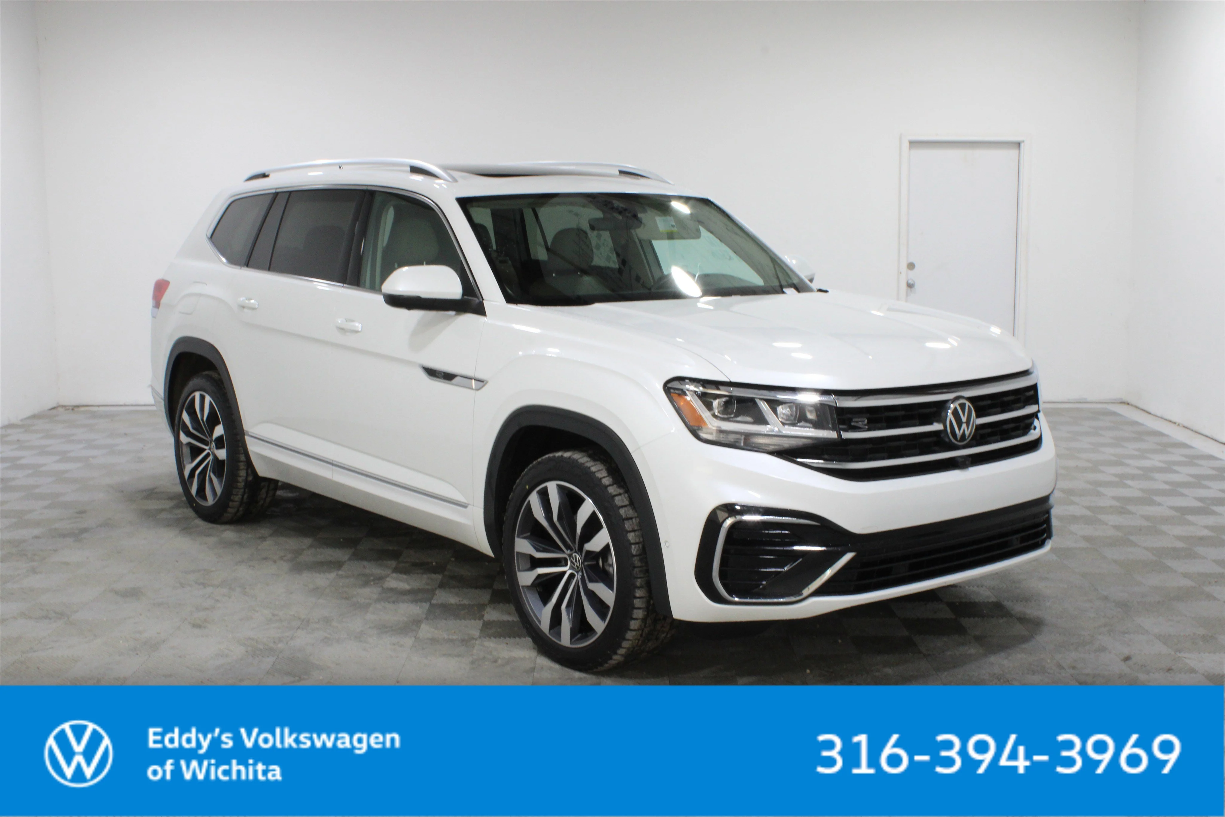 2023 Volkswagen Atlas 3.6L SEL Premium R-Line 4MOTION's photo