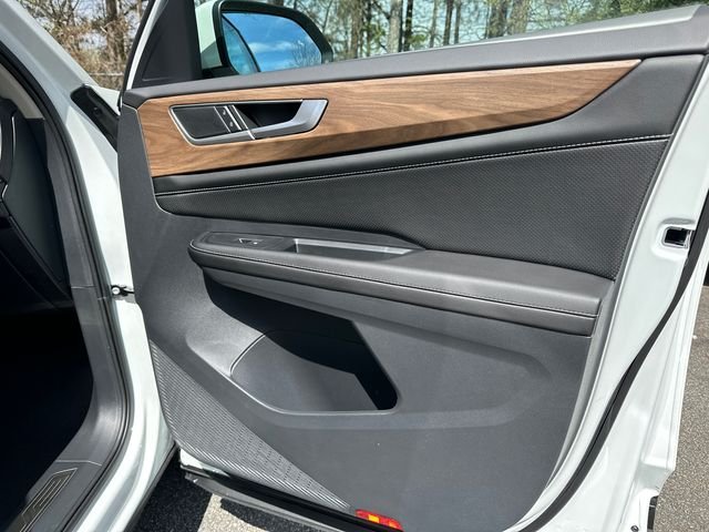 New 2026 White Volkswagen 2.0T SE w/Technology image 30