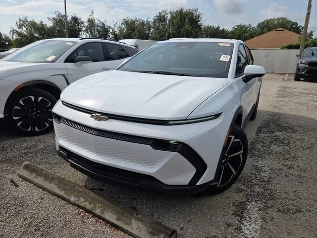 Used 2025 Summit White Chevrolet LT image 2