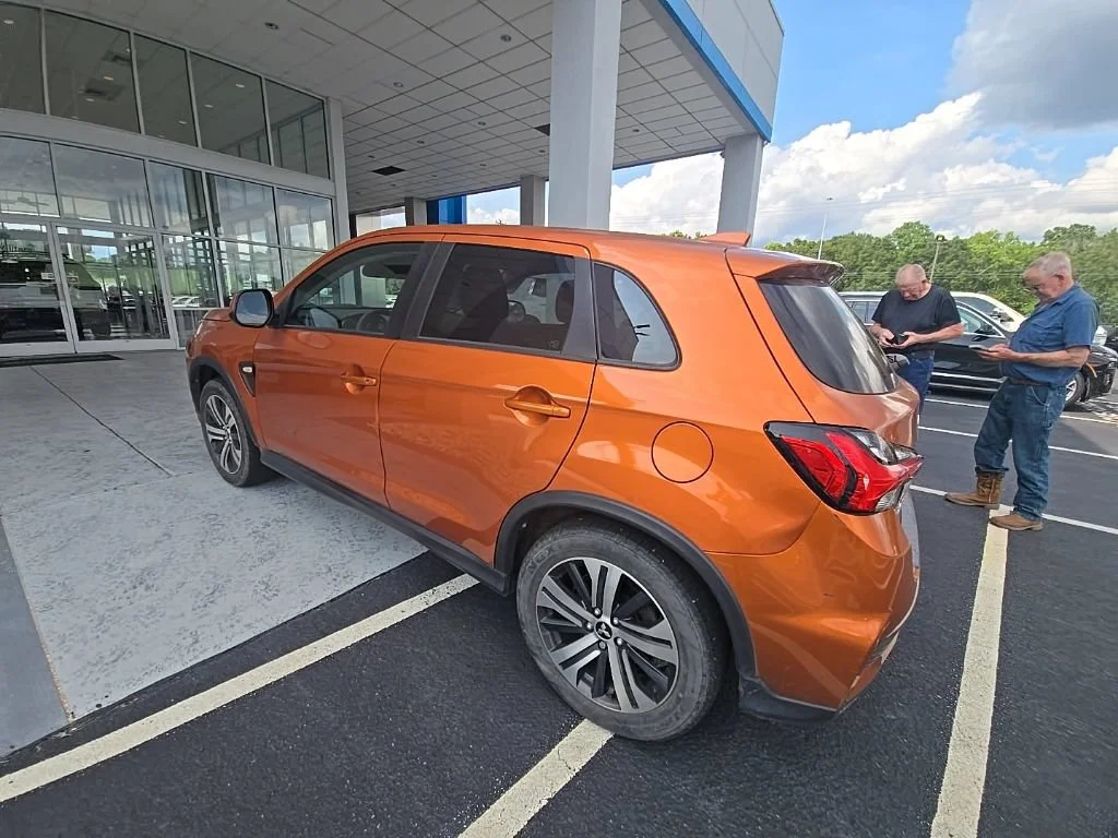 Used 2022 Orange Mitsubishi ES image 16