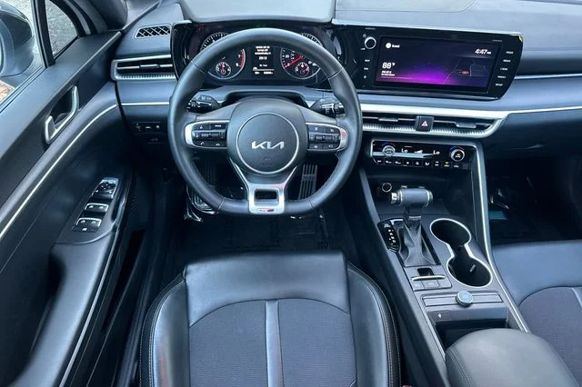 Used 2022 White Kia GT-Line image 16