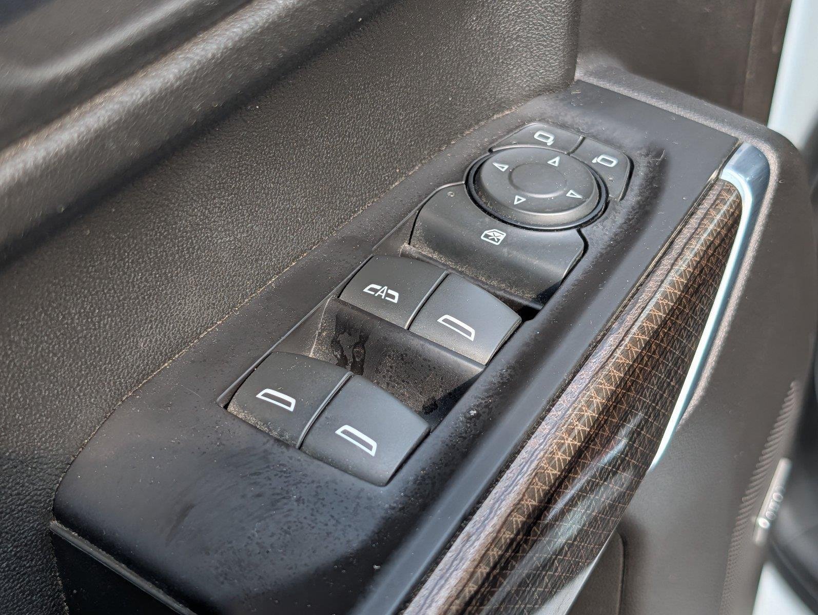 Used 2021 SUMMIT WHITE Chevrolet LT Trail Boss image 17