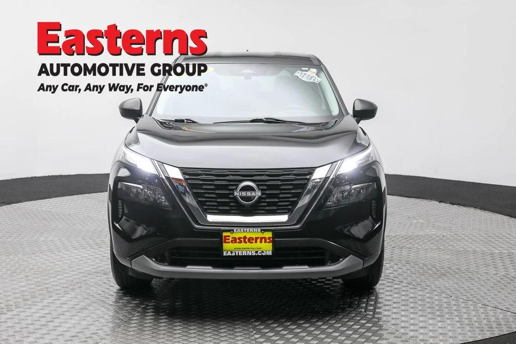 Used 2023 Black Nissan S image 2