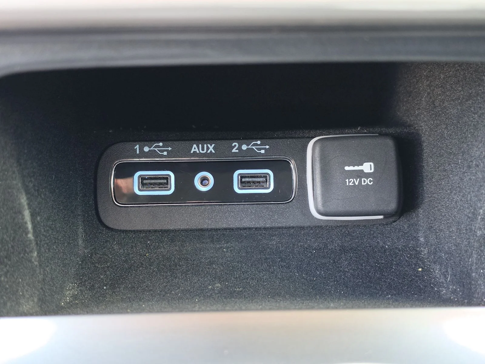 Used 2022 Black Jeep Laredo X image 31