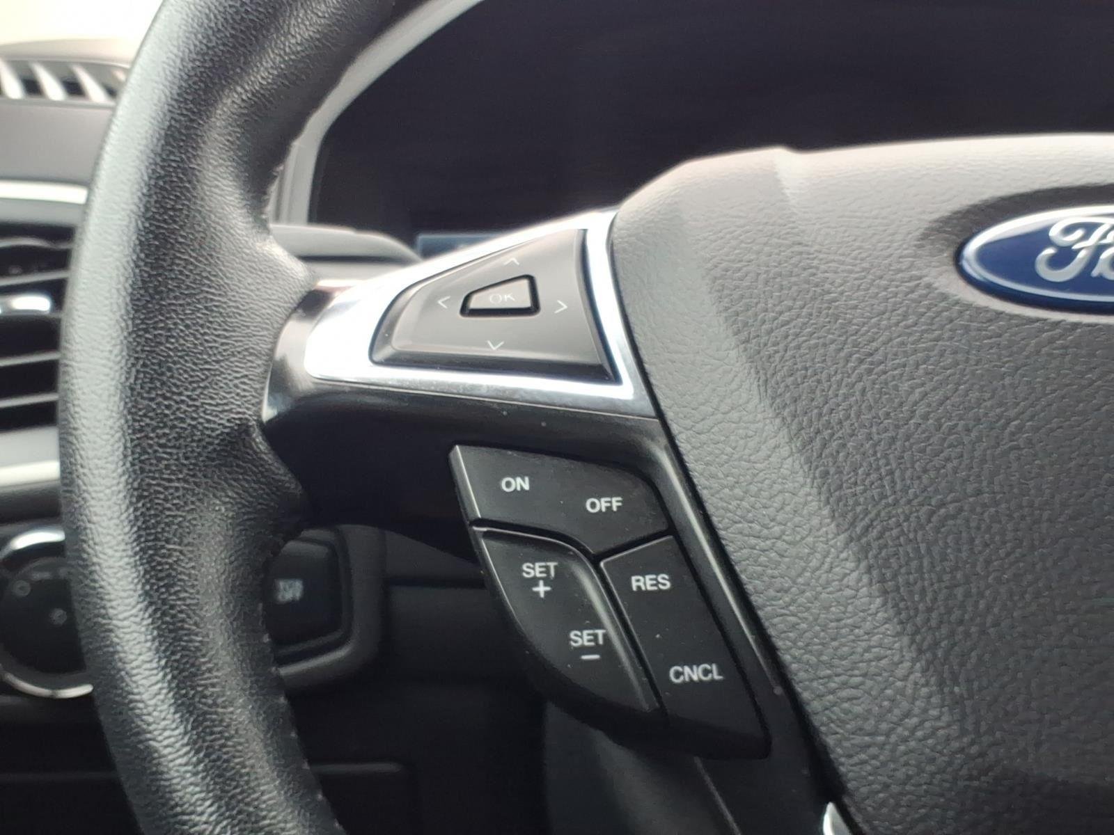 Used 2024  Ford SEL image 25