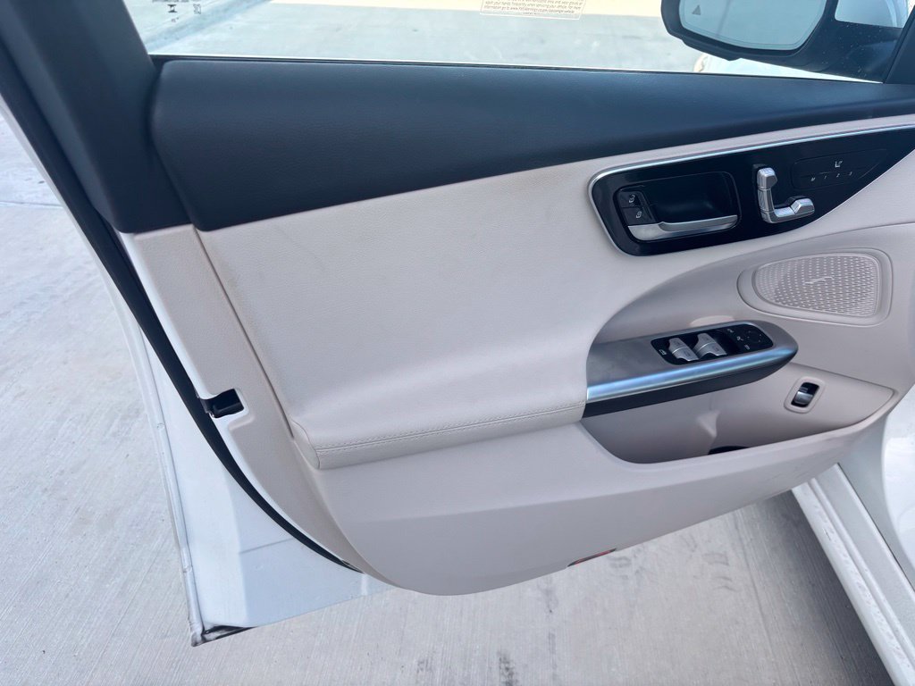 Certified Used 2024 White Mercedes-Benz C 300 image 9