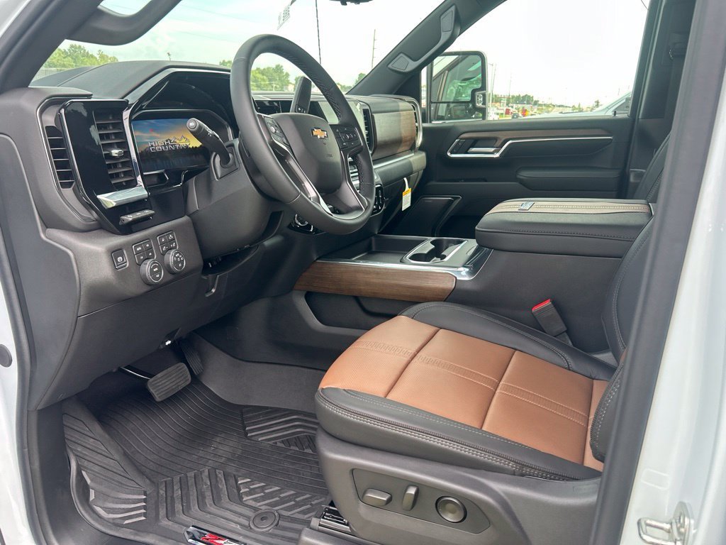 New 2026 Polar White Tricoat Chevrolet High Country image 9