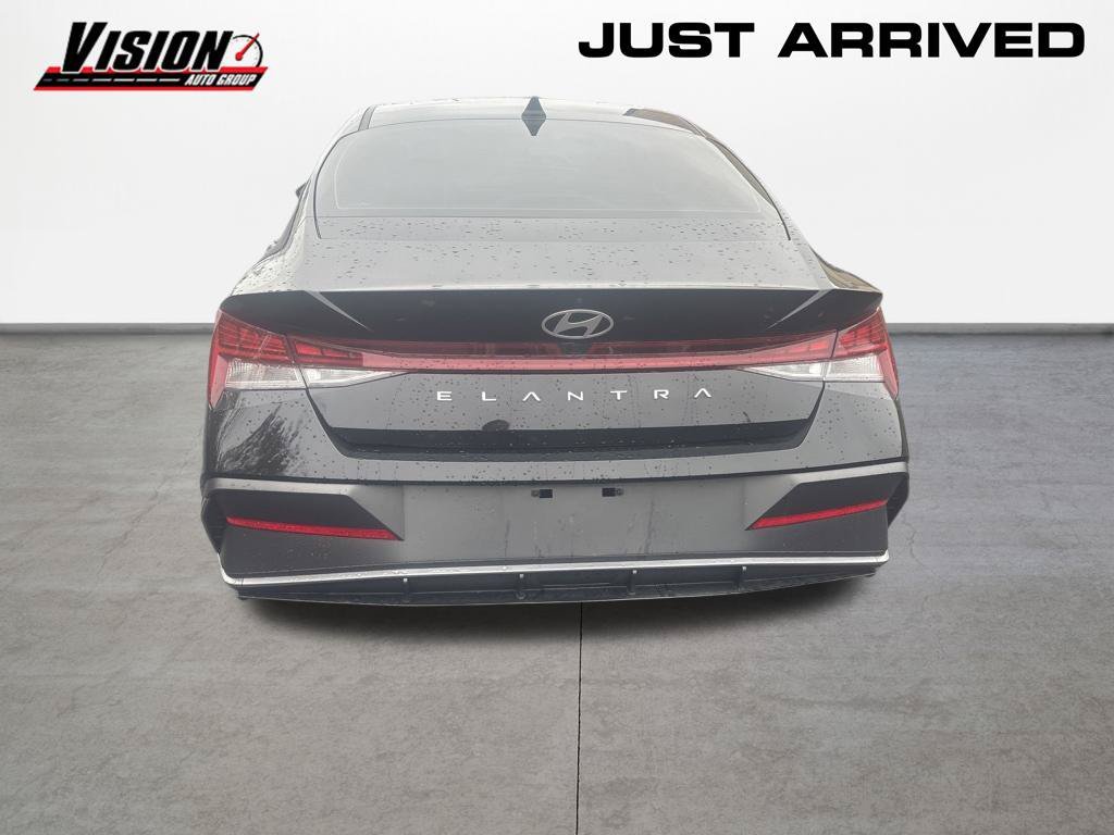 Used 2024 Black Hyundai SEL image 5