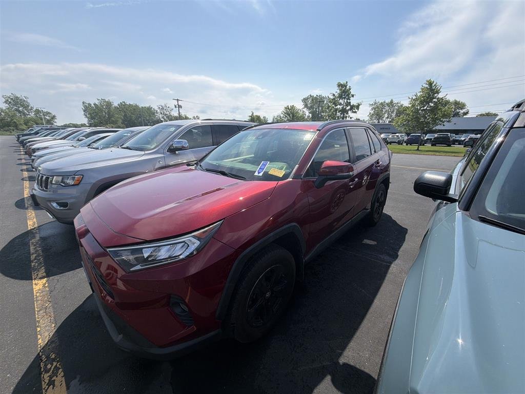 Used 2019 Ruby Flare Pearl Toyota XLE image 3