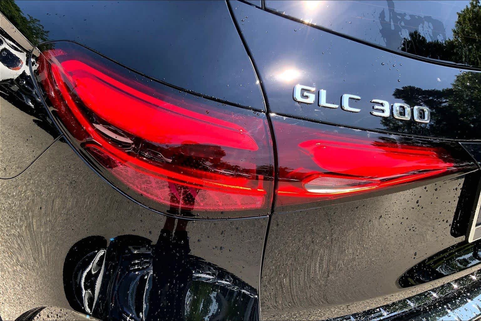 New 2026 Black Mercedes-Benz GLC 300 image 18