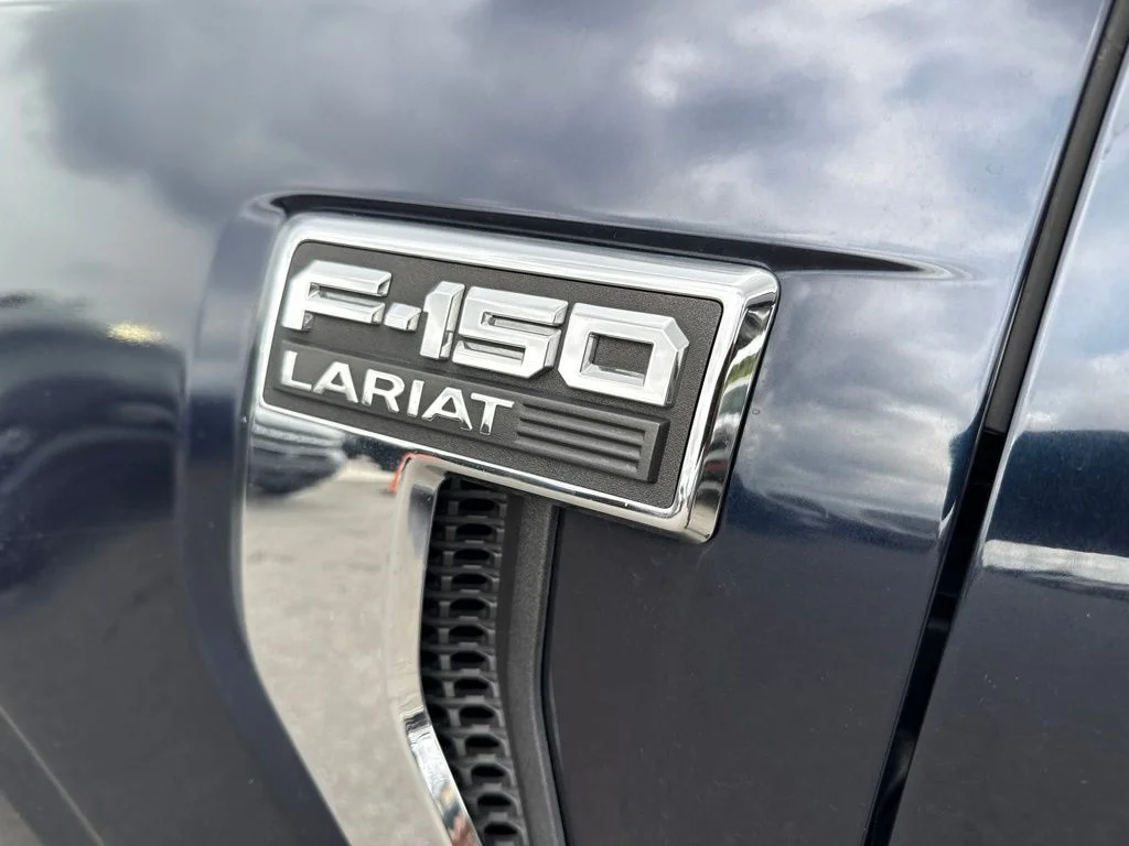 Used 2021 Antimatter Blue Metallic Ford Lariat image 12