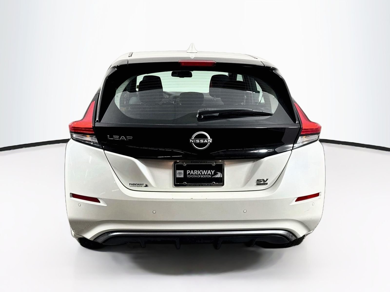 Used 2023 White Nissan SV Plus image 6