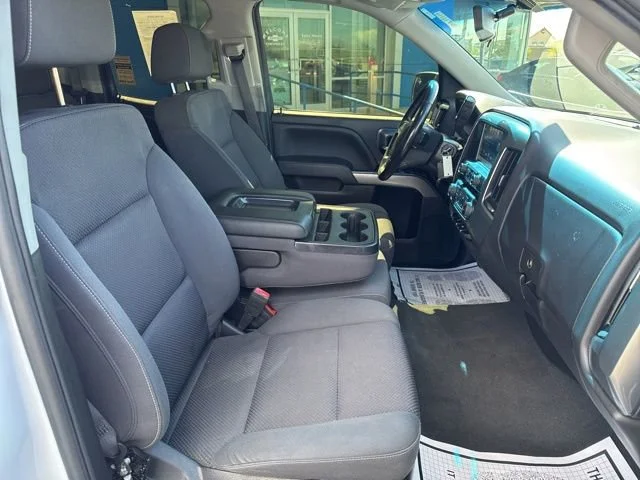 Used 2019 SUMMIT WHITE Chevrolet LT image 10