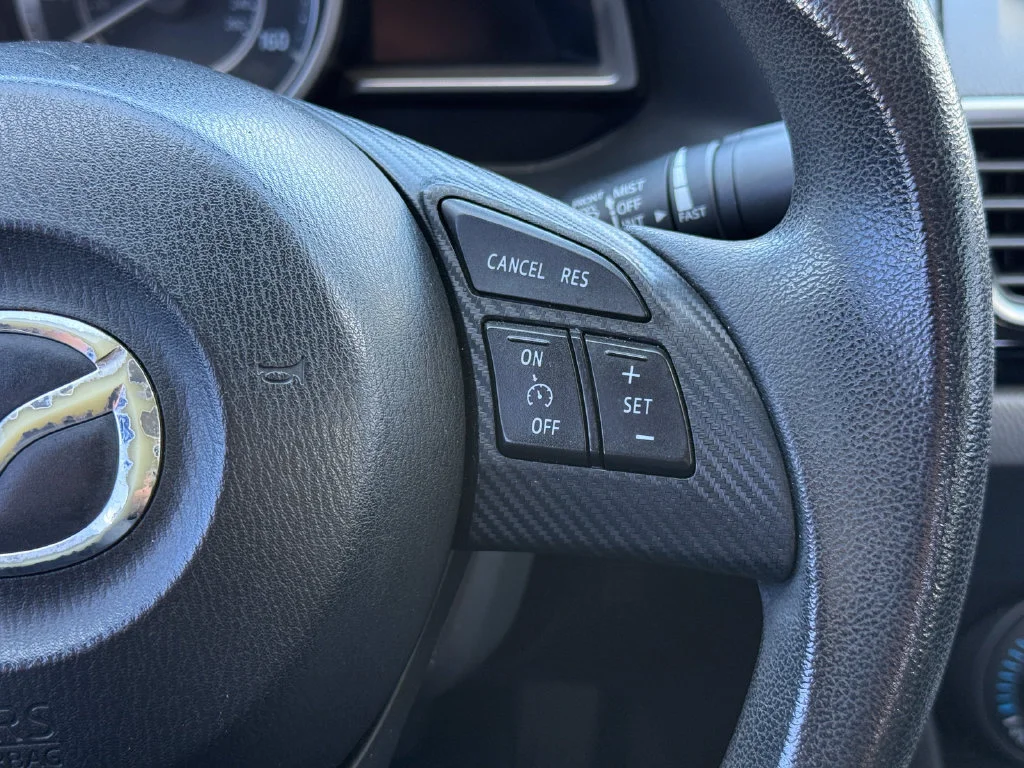 Used 2016  Mazda i Sport image 9