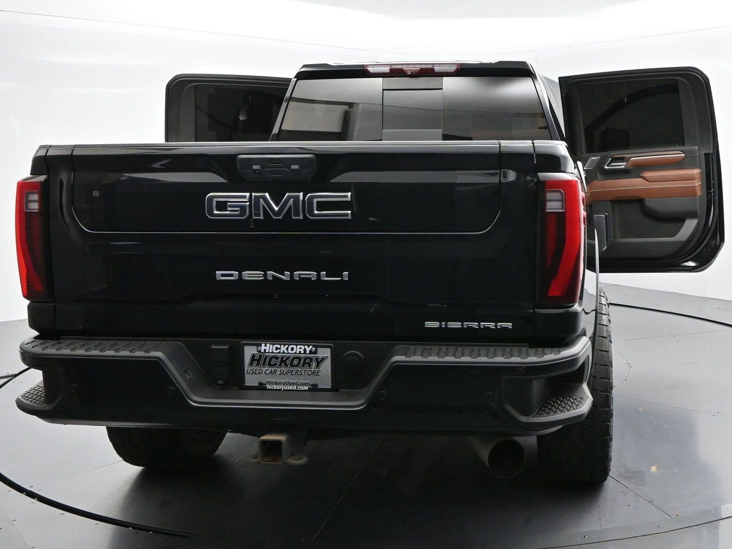 Used 2024 Onyx Black GMC Denali Ultimate image 46