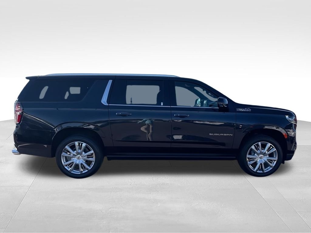 Used 2024 Gray Chevrolet High Country image 9