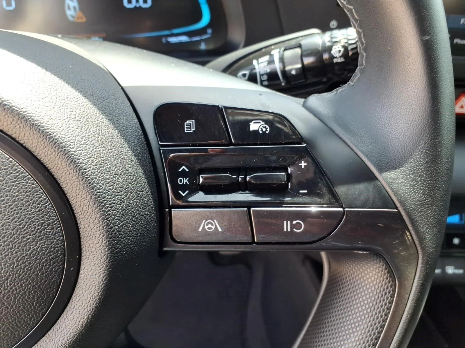 Used 2025 BLACK HYUNDAI SEL SPORT IVT image 20