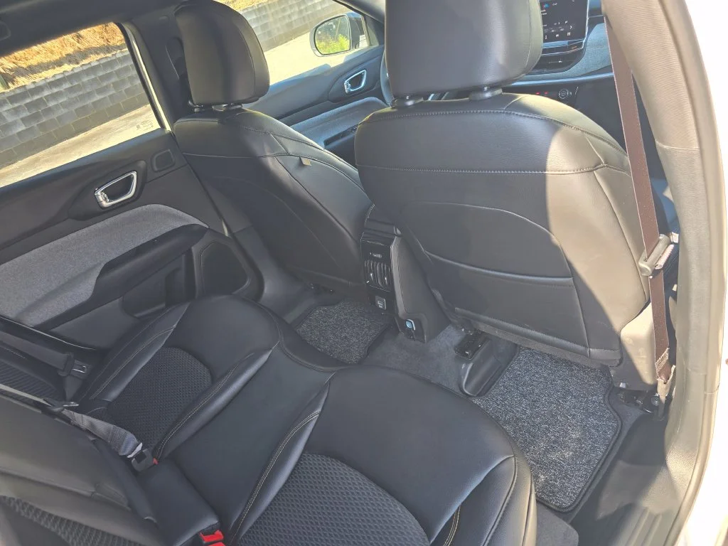 New 2026 White Jeep Latitude image 26