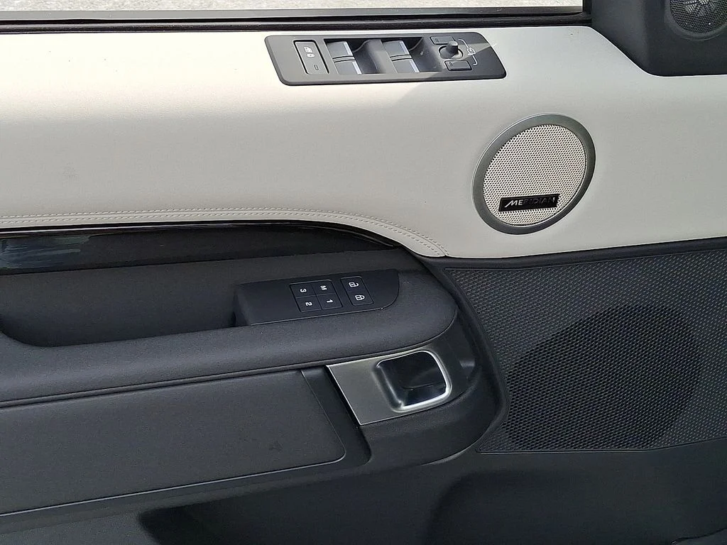 New 2026  Land Rover S image 8