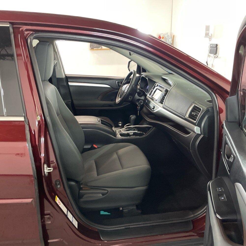 Used 2019 Ooh La La Rouge Mica Toyota LE image 4