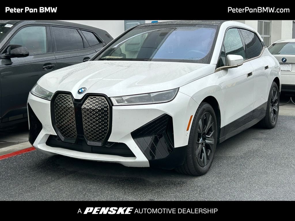 2023 BMW iX M60's photo