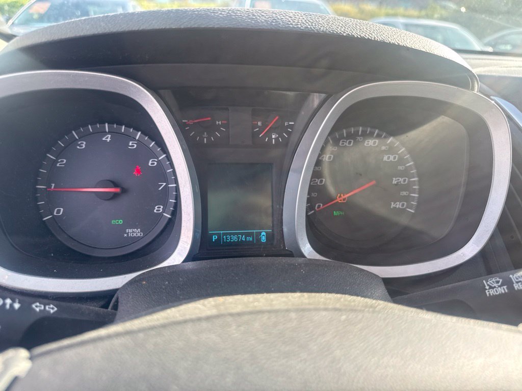 Used 2015 Silver Ice Metallic Chevrolet LT image 31