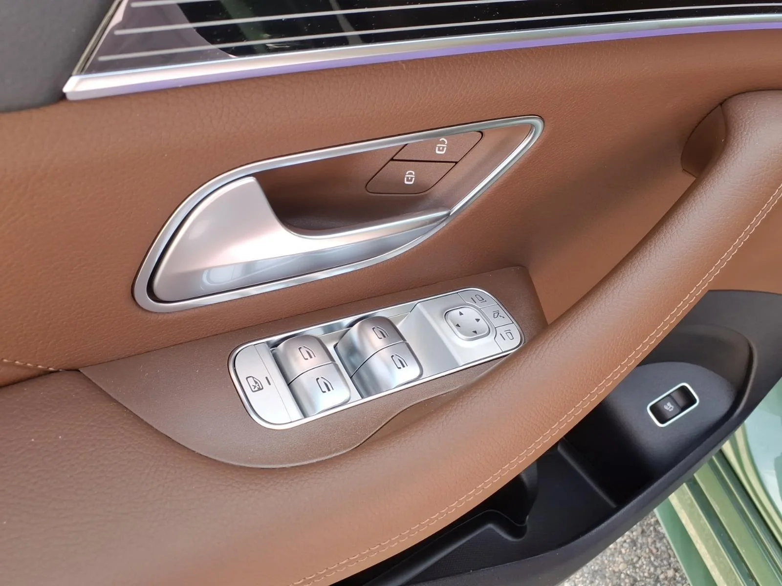 New 2026 MANUFAKTUR Ireland Mid Green Metallic Mercedes-Benz GLS 450 image 27