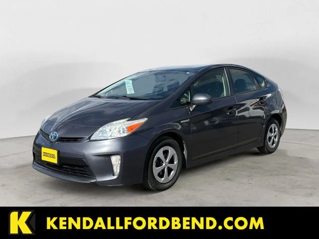 2015 Toyota Prius Two's photo