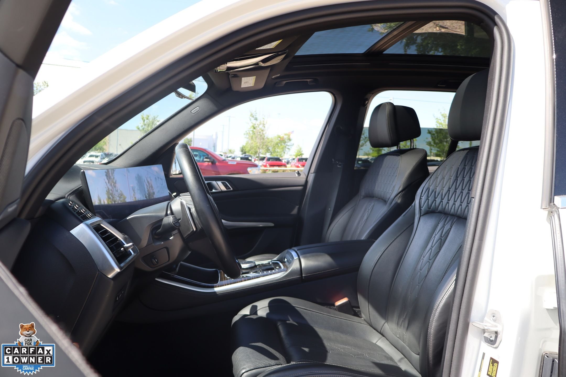 Used 2025 Alpine White BMW xDrive50e image 11