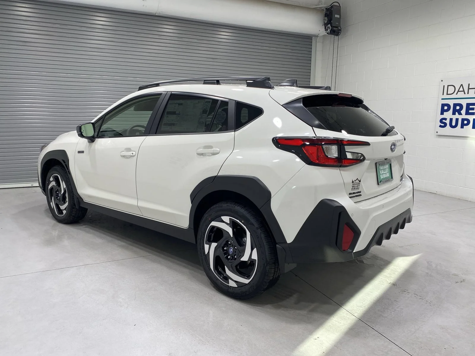 New 2026 CRYSTAL WHITE PEARL Subaru Limited Hybrid image 6