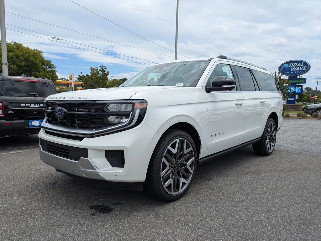 New 2026 Star White Metallic Tri-Coat Ford Platinum image 8