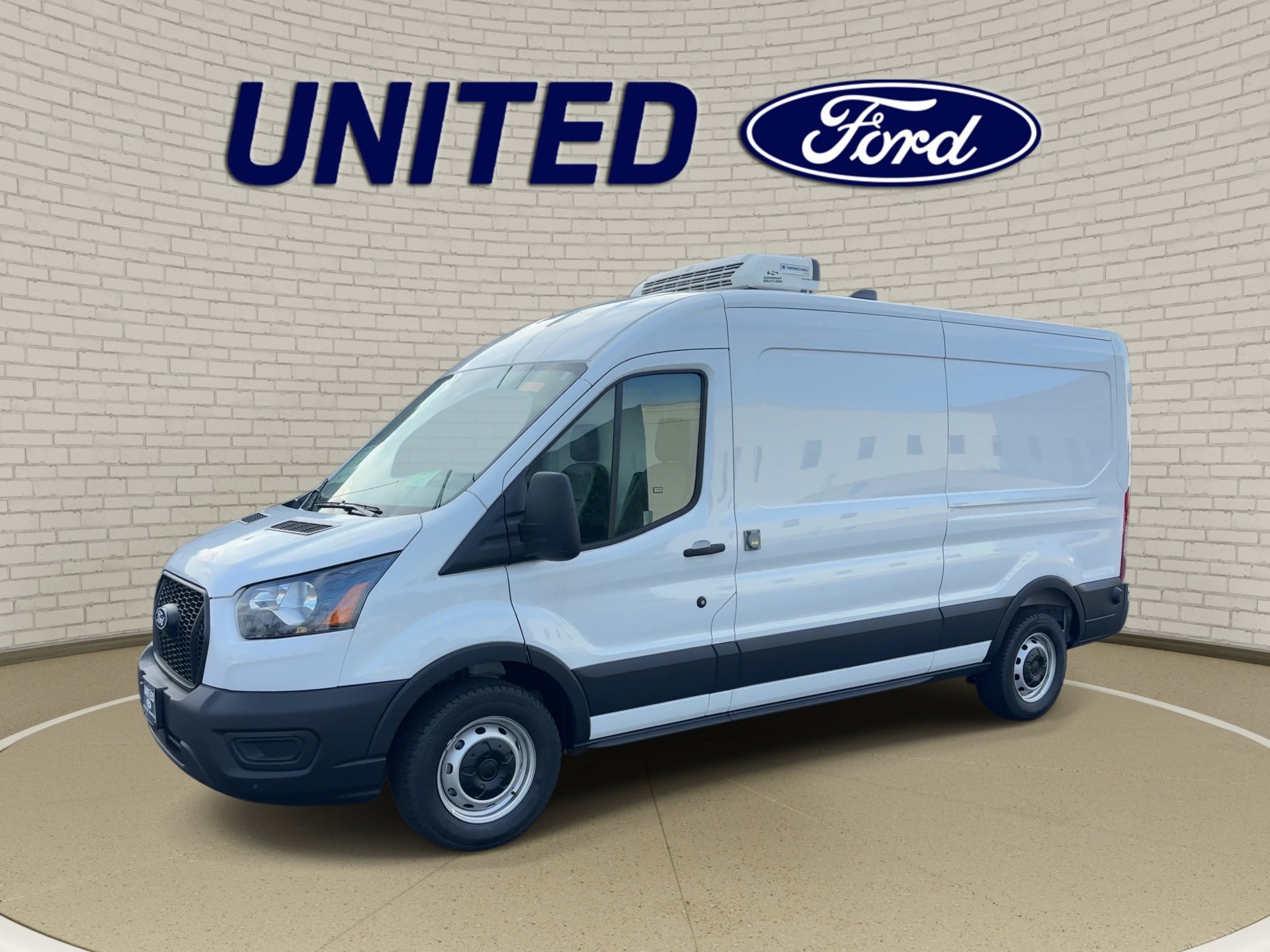 New 2026 Oxford White Ford Cargo Van image 4