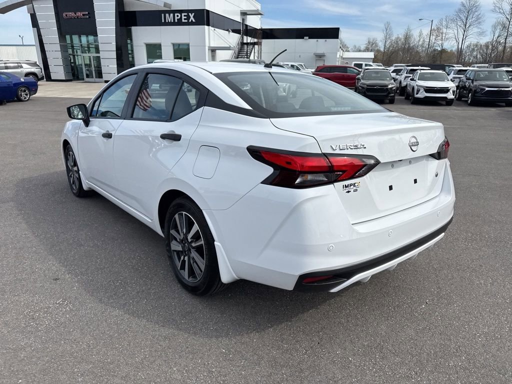 View vehicle photo 3