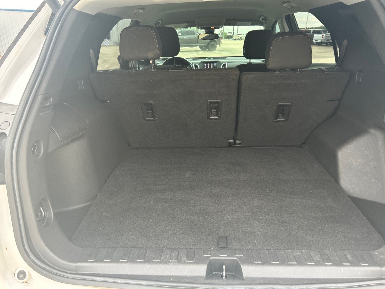 Used 2022 Summit White Chevrolet LT image 7